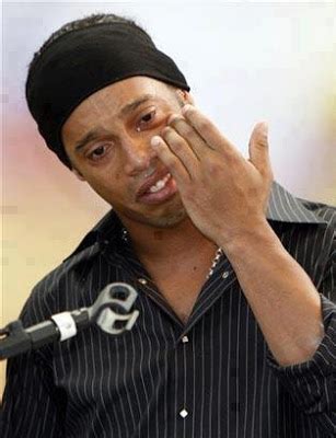 Welcome To Lekebiz324's World: Photo Of Soccer Star, Ronaldinho Crying ...