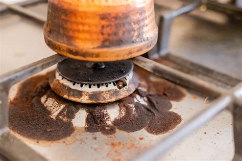 Estufa De Gas Sucia En La Cocina Foto Premium