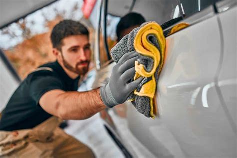 Comment débuter dans le métier de préparateur esthétique automobile