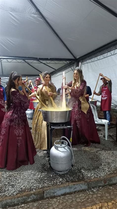 Em Novo Endere O Festa Do Vinho Atrai Grande P Blico Em Bituruna