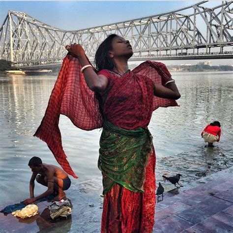 Pin By Aurthohin Prem On Bathing Rajasthan India Women Bathing Indian Women