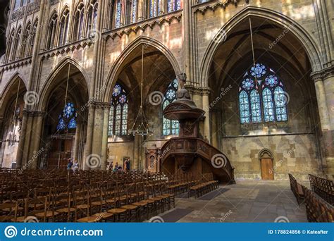 Saint Etienne Cathedrale Ou Catedral De Santo Stephen Em Metz Lorraine