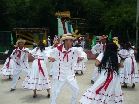 Punto Cubano O Punto Guajiro Cuban Dress Traditional Outfits