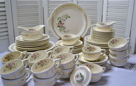 Vintage Royal China Dinnerware Set Shelly Pattern Pink Roses