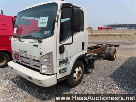 2011 ISUZU NPR Hess Auctioneers