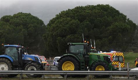 Agricultrice Et Sa Fille Tu E En Ari Ge Marche Blanche Pamiers