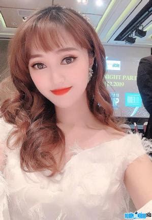 Hot girl Nguyễn Khánh Huyền