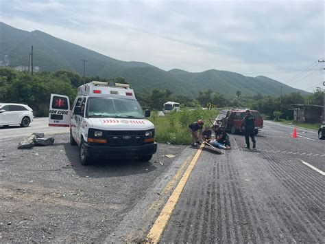 Vuelca Una Camioneta Y Deja Tres Heridos En Santiago