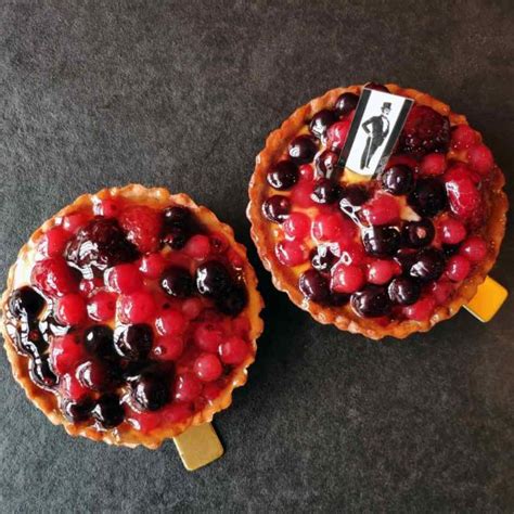 Authentic French Fruit tart Party size in Hong Kong Monsieur CHATTÉ