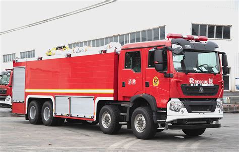 Sinotruk HOWO 21T Water Foam Fire Fighting Good Price Truck Specialized