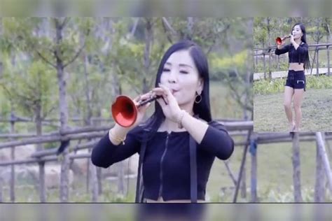 唢呐dj：大妹子演奏一曲《敖包相会》经典老歌，吹得精彩敖包大妹子唢呐