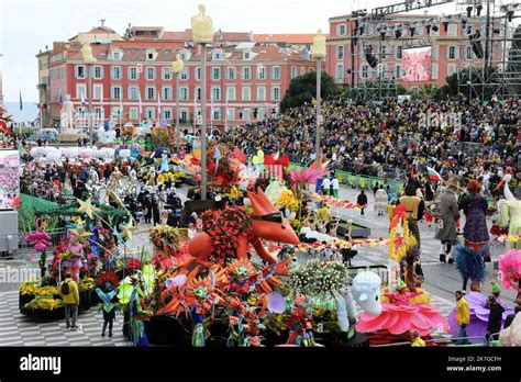 Bataille De Fleurs Nice Carnival France Hi Res Stock Photography And