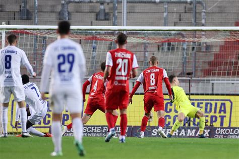 Fsv Zwickau Rumpfelf Verpasst Befreiungsschlag Im Kellerduell Gegen Fc