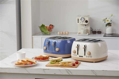 This Stainless Steel Toaster Is A Real Magic Mug Of Toast