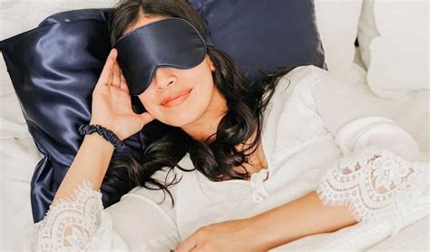 Travel Essential Silk Pillowcase Eye Mask Combo