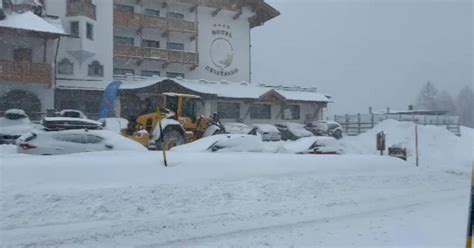 Maltempo E Disagi Per La Neve A Passo San Pellegrino