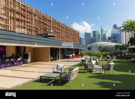 Skyline Bar of Parkroyal Collection Marina Bay Hotel, Singapore Stock ...