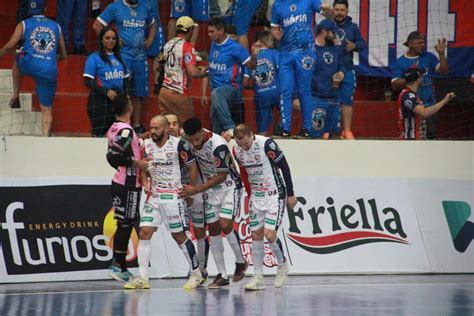 Cascavel Futsal Retoma Lideran A Do Grupo Na S Rie Ouro Jornal O Paran