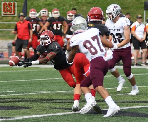 Guelph Gryphons vs Ottawa Gee-Gees OUA football | Guelph, Gees, Football