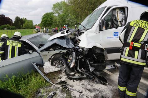 Bilder Schwerer Unfall Auf Der B11 Nahe Weihenstephan Molkerei