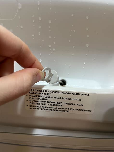 Why is my refrigerator leaking water inside? Experts advise | Homes and