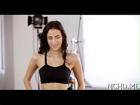 Preciosa jovencita folla ante la cámara XVIDEOS