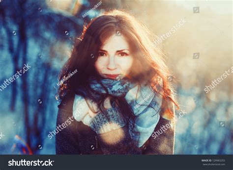Brunette Woman Park Winter Images Stock Photos Vectors Shutterstock