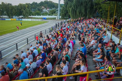 Stadion Arhiplin La Meciul FC Petrocub FC Sheriff