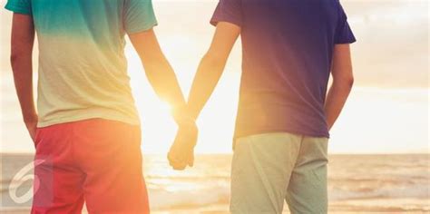 Gerebek Pijat Plus Plus Gay Di Medan Polisi Temukan Ratusan Kondom Merdeka