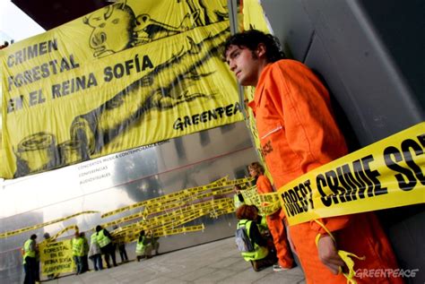 Acción De Greenpeace En El Museo Reina Sofía Greenpeace España