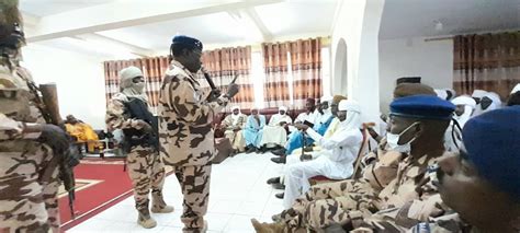 Le Dg De La Gendarmerie S Entretient Avec Les Chefs Traditionnels Pour