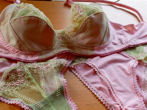 Orange Lingerie FehrTrade