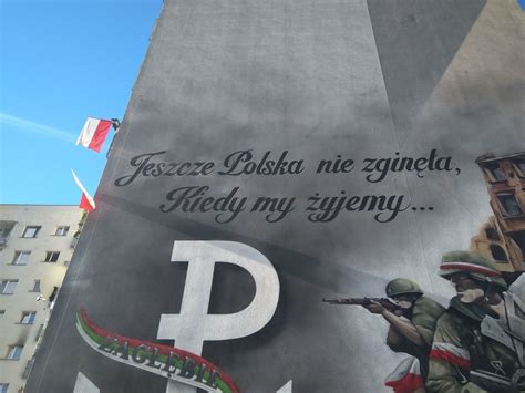 Nowy mural w Sosnowcu Jeszcze Polska nie zginęła kiedy my żyjemy