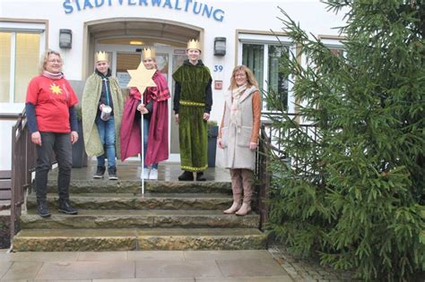 Sternsinger besuchen Lichtenaus Bürgermeisterin Ute Dülfer Pastoraler