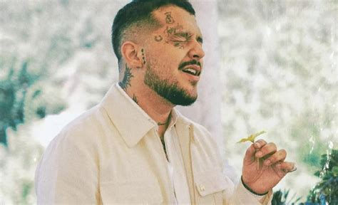 Nodal humilla a J Balvin y después se disculpa públicamente