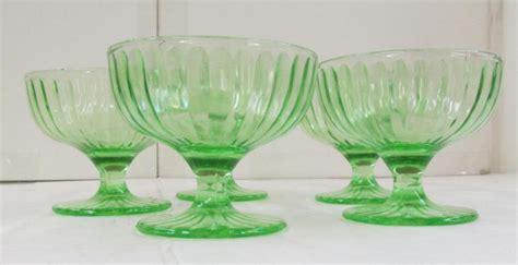 Lot Vintage Vaseline 5 Pc Sherbet Glassware