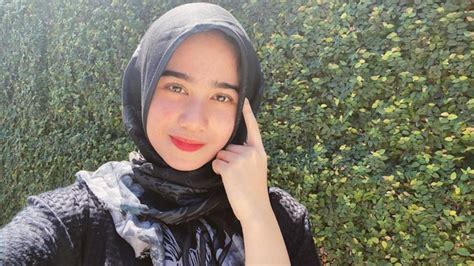 11 Potret Tissa Biani Berhijab Adem Banget Makin Mirip Mulan Jameela