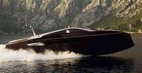 New All Wooden Speedboat Has Leather Seats And A 60s Design That