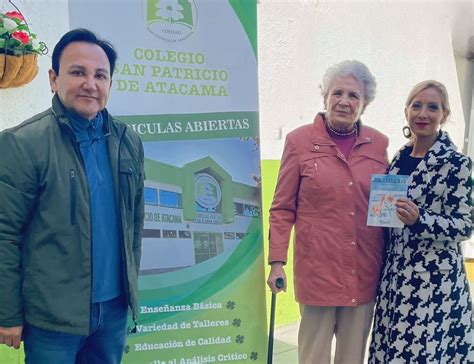 Adulto Mayor En Emotiva Ceremonia Presenta Su Cuento A Estudiantes Del