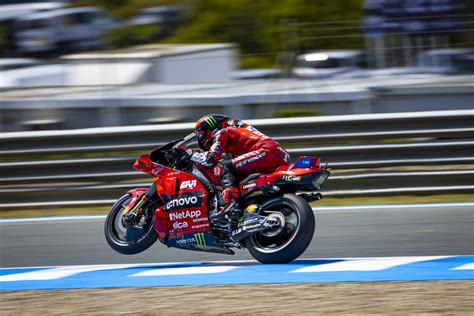 Bagnaia Beats Marquez To Motogp Victory At Jerez Martin Crashes Out