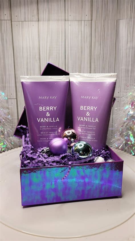 Berry Vanilla Bath Gel Lotion Gift Set