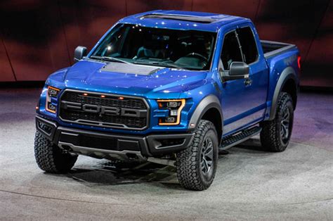 Motortrend Ford Raptor Supercrew First Look Review Rogue Racing