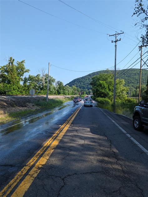 Flooding closes Mt. Tom Road near Oxbow, seek alternate route | WWLP