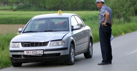 Galerija Automobil usmrtio dječaka koji je u igri istrčao na cestu str