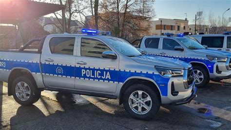 Nowe radiowozy dla policjantów Ogniwa Prewencji na Wodach we Włocławku