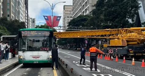 臺北市勞動檢查處 新聞稿 吊車占用道路作業 應強化現場管理及交維措施