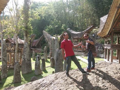 Tradisi Unik Makam Di Bori Kalimbuang Tana Toraja Travelounge Co