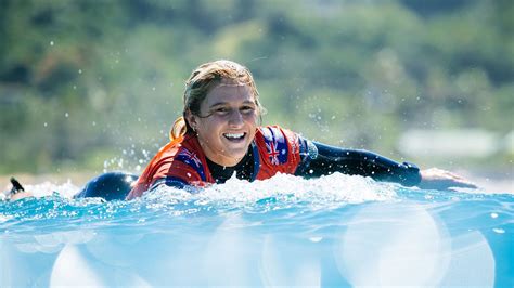 Molly Picklum Goes Back To Back At Sunset Beach Rip Curl