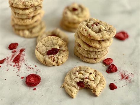 One Bowl Strawberries And Cream Cookies In 2021 Spring Cookie Recipe