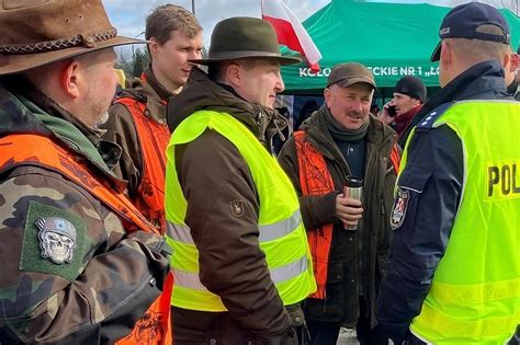 Protest rolników w Kujawsko Pomorskiem Gdzie blokują drogi i miasta w